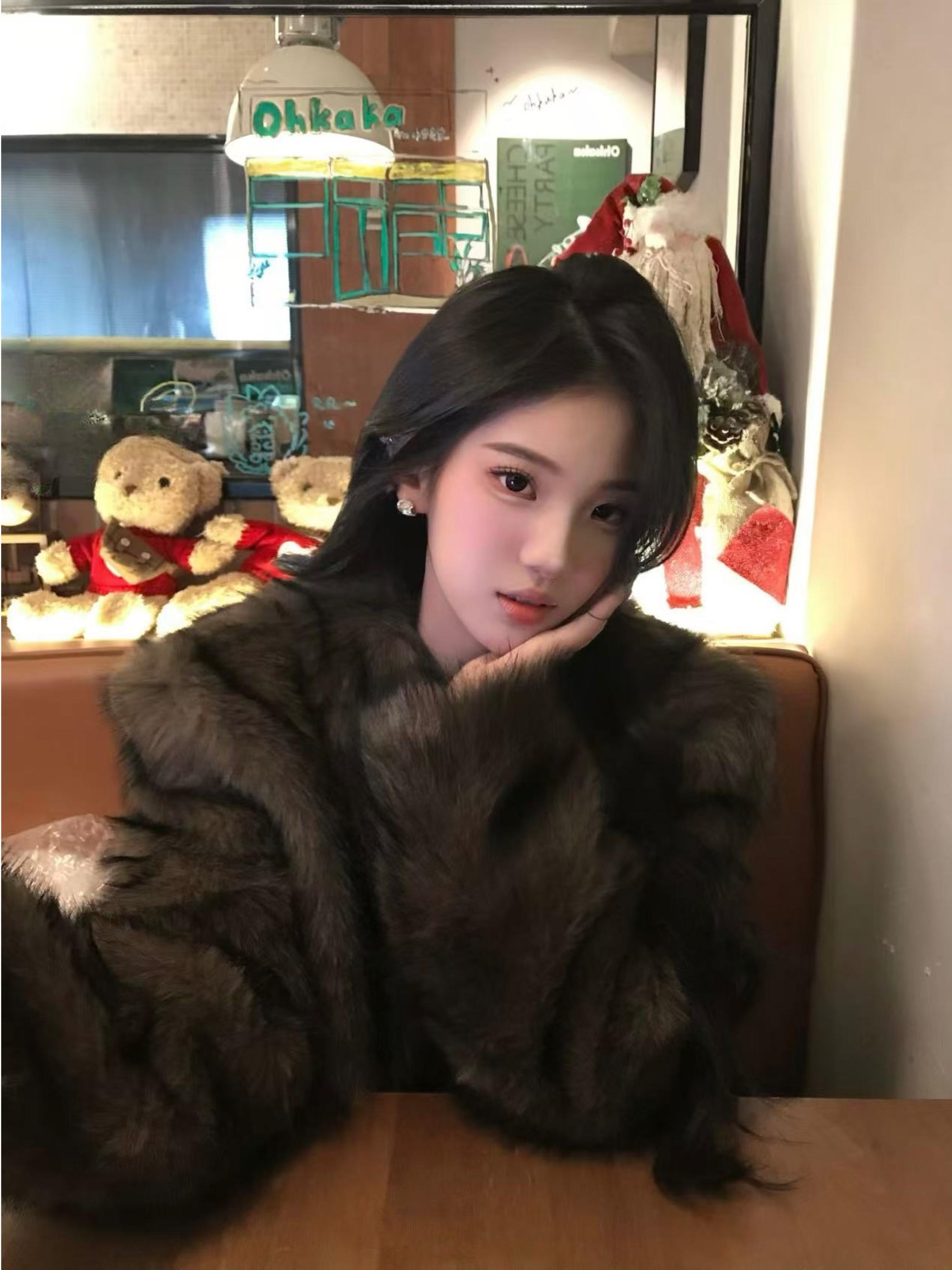 Fashionable Grey  Fur Jacket M - đánh giá và giá Street Fashion High End