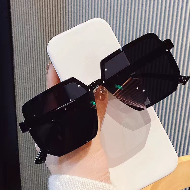 New retro sunglasses, sunshade - đánh giá và giá Street Fashion High End