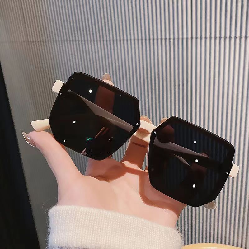 New retro sunglasses, sunshade - đánh giá và giá Street Fashion High End